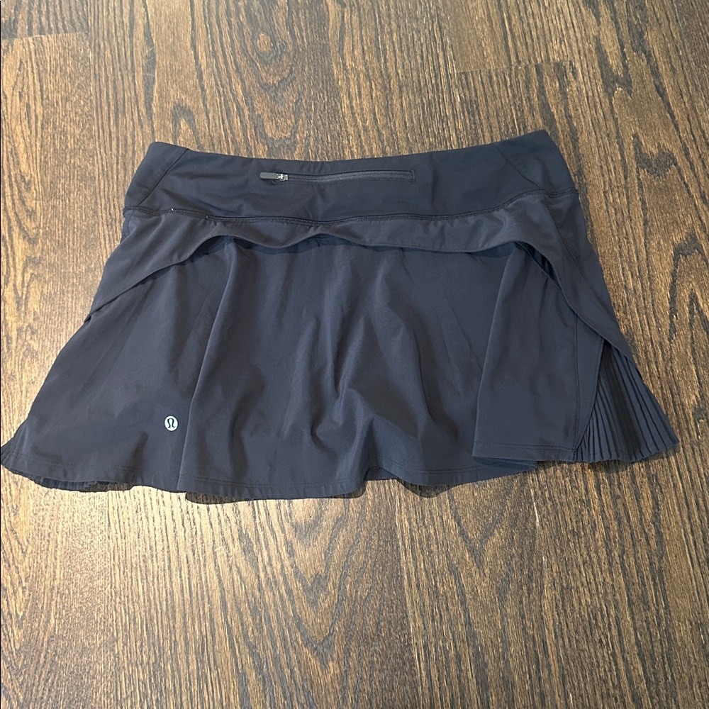 Lululemon Play Off The Pleats Skirt size 10 black